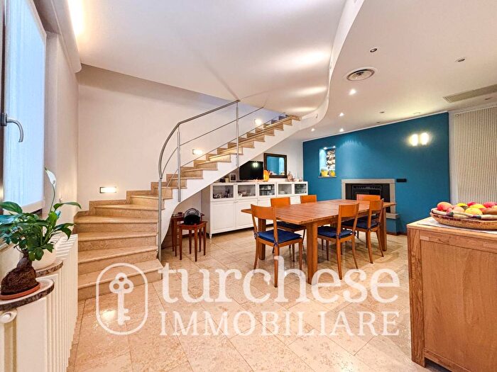 Appartamento quadrilocale in vendita in Via Galileo Galilei, Curno