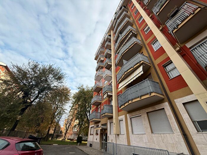 Appartamento trilocale in vendita in Via Cascina Corba, Milano