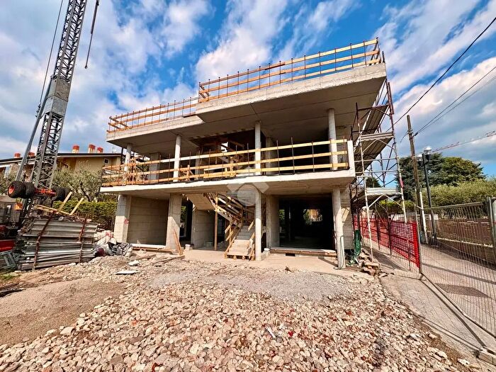 Appartamento bilocale in vendita in Via Galvani, Bardolino