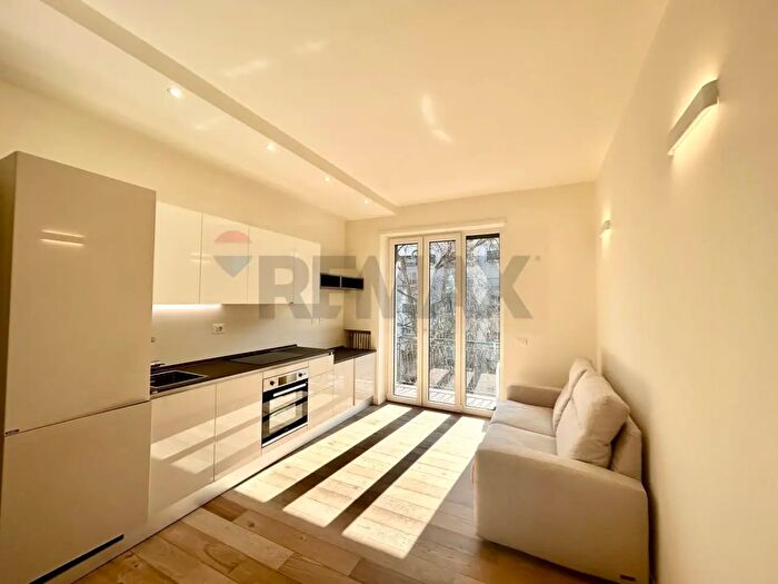 Appartamento bilocale in affitto in Via Cenisio, Milano