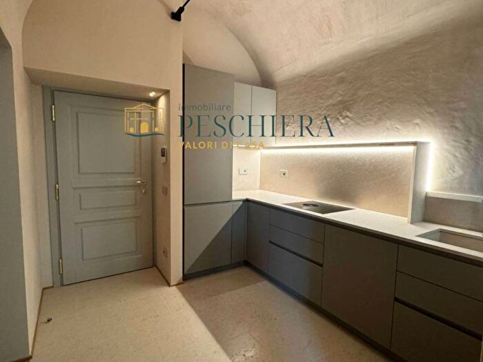 Appartamento trilocale in affitto in Via Cordigero, Centro, Peschiera del Garda
