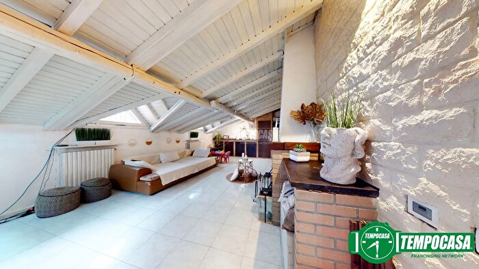 Appartamento trilocale in vendita in Via Palestro, Basaluzzo