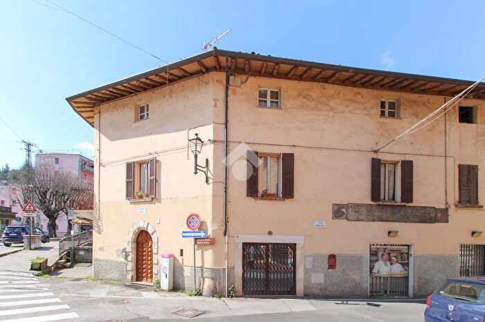 Casa quadrilocale in vendita in Largo Ponte, Gavardo