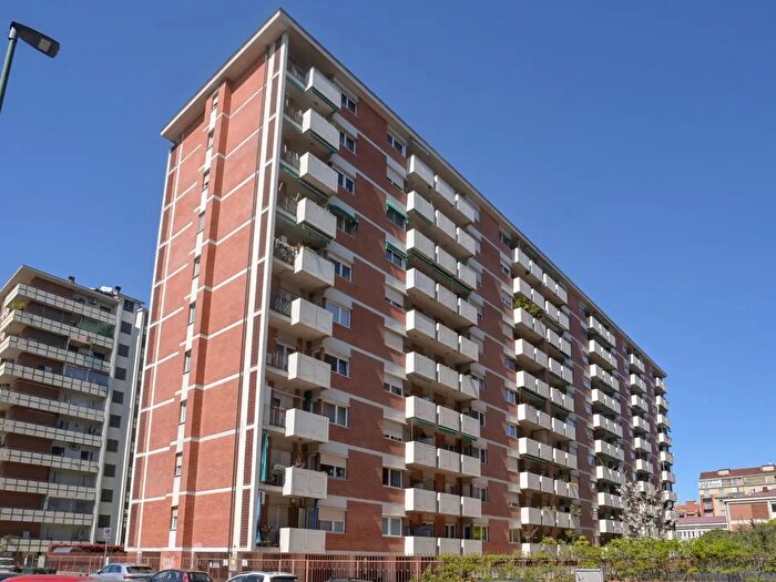 Appartamento quadrilocale in vendita in Via Buenos Aires, Torino