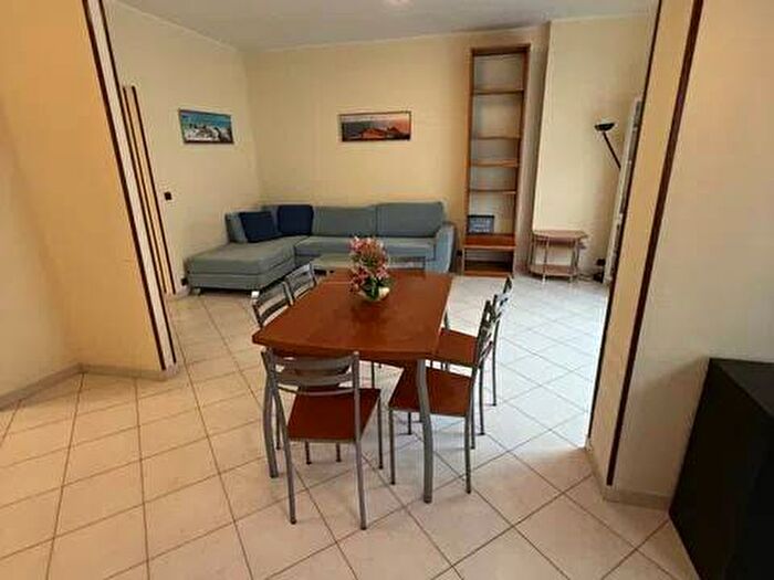 Appartamento con 6 locali in affitto in Via Vittorio Veneto, Marina di Massa Centro, Massa