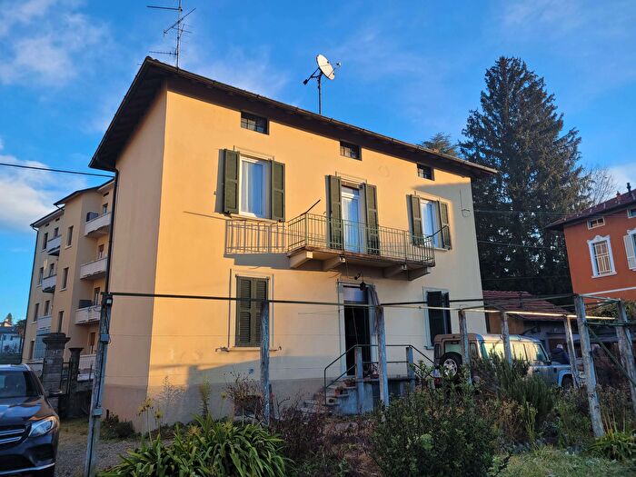 Casa bilocale in vendita in Via delle Vittorie, Malnate