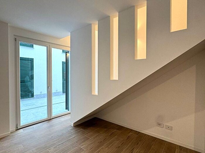 Appartamento trilocale in affitto in Via Francesco Brioschi, Pezzotti Meda, Milano