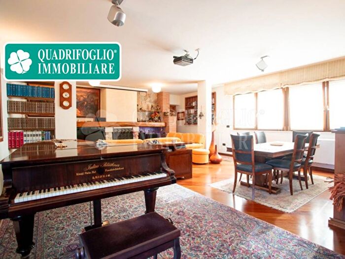 Casa con 6 locali in vendita in Luna e Sole Prunizzedda, Sassari