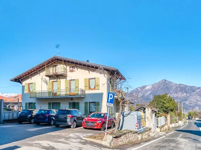 Casa con 7 locali in vendita in Via Stazione, Rosta