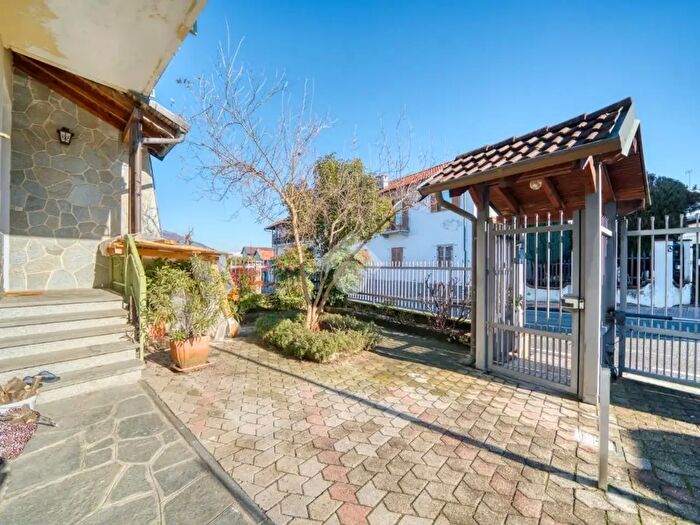 Case in Vendita e in Affitto - 2