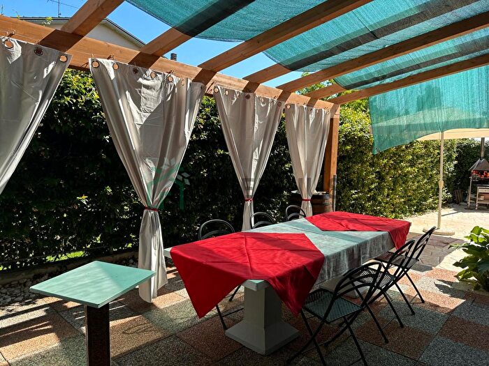 Appartamento trilocale in vendita in Via Don Pio Leonardi, Caldiero