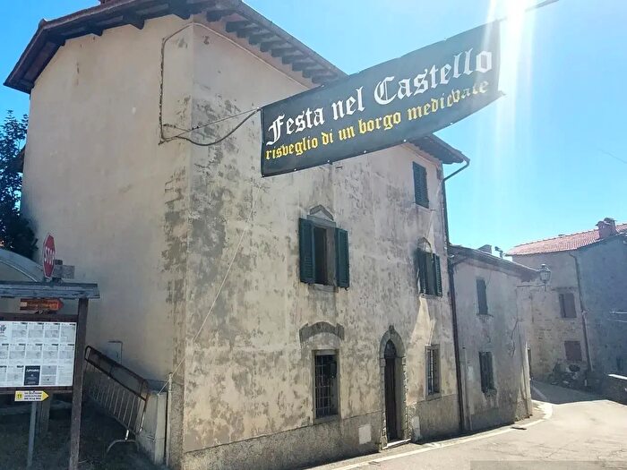 Appartamento quadrilocale in vendita in Via Castello, Montemignaio