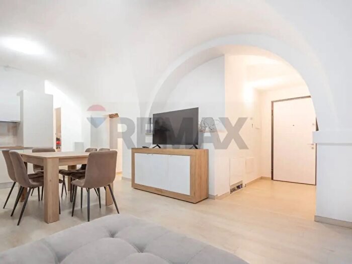 Casa con 6 locali in vendita in Via Educandato, Villamagna