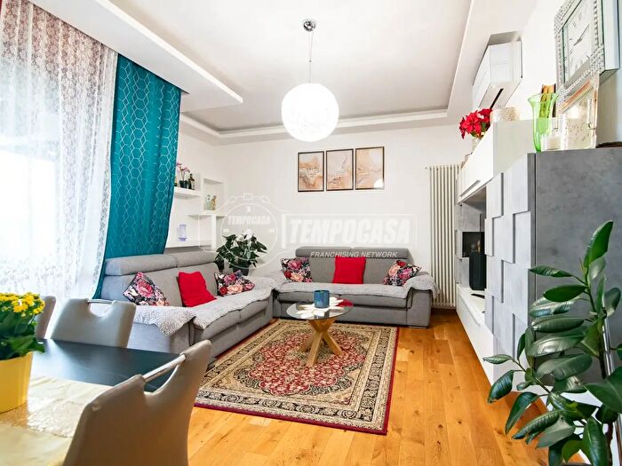 Appartamento trilocale in vendita in Via Giacomo Matteotti, Arcene