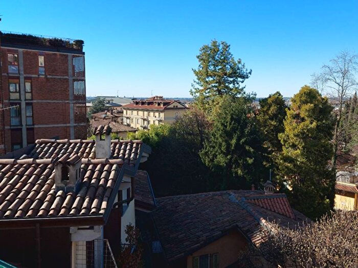 Casa quadrilocale in affitto in Via SantAlessandro, Centro, Bergamo