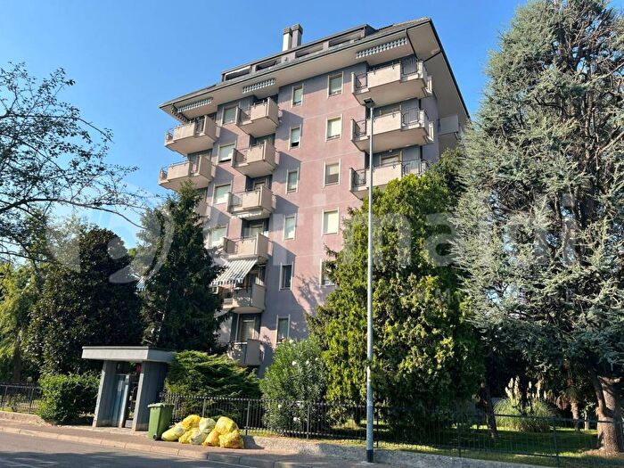 Appartamento trilocale in affitto in Via Cinque Giornate, Centro, Opera