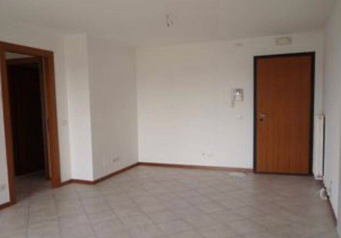 Appartamento quadrilocale in affitto in Via Lignano Nord, Latisana