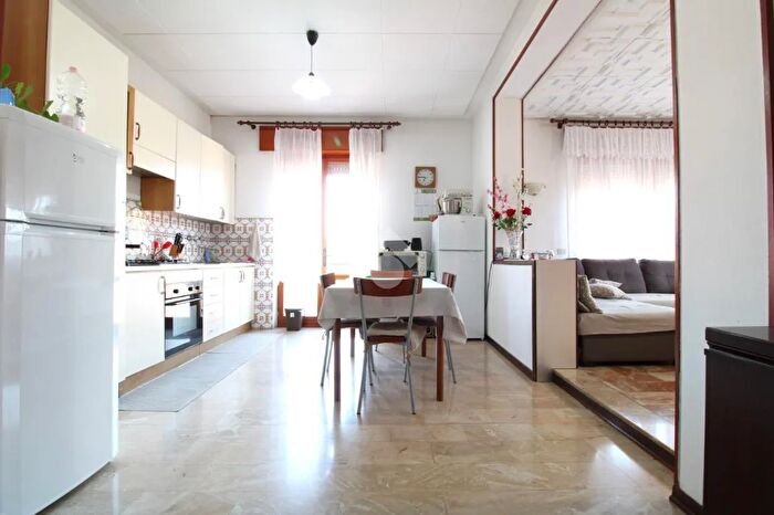 Appartamento quadrilocale in vendita in Via G Rossini, Creazzo