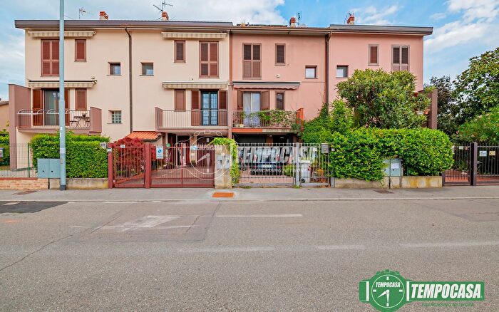 Casa quadrilocale in vendita in Carpiano