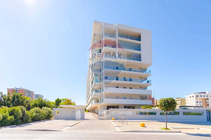 Appartamento quadrilocale in vendita in Via Giovanni Gentile, Bari