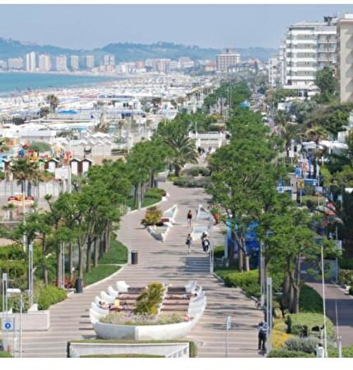 Casa con 6 locali in vendita in Riccione