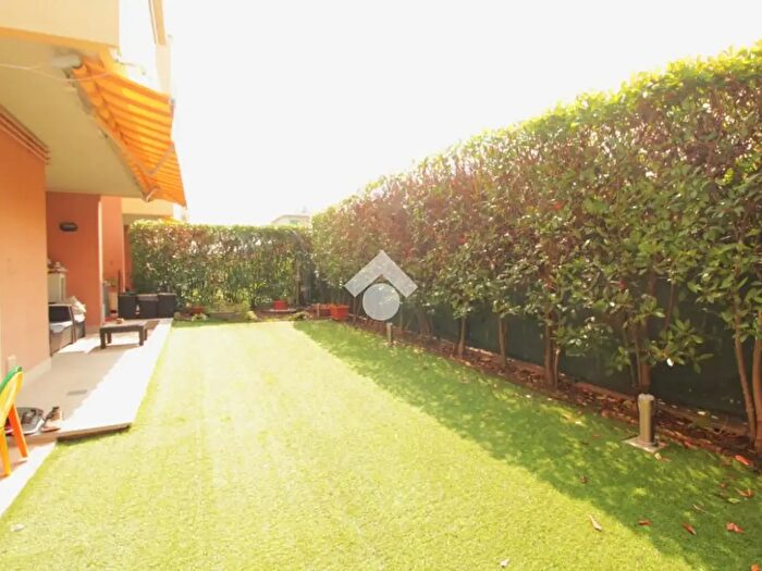 Appartamento trilocale in vendita in Via Pellico, Sedriano