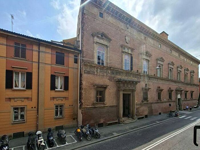 Appartamento trilocale in affitto in Saragozza dentro le Mura, Bologna