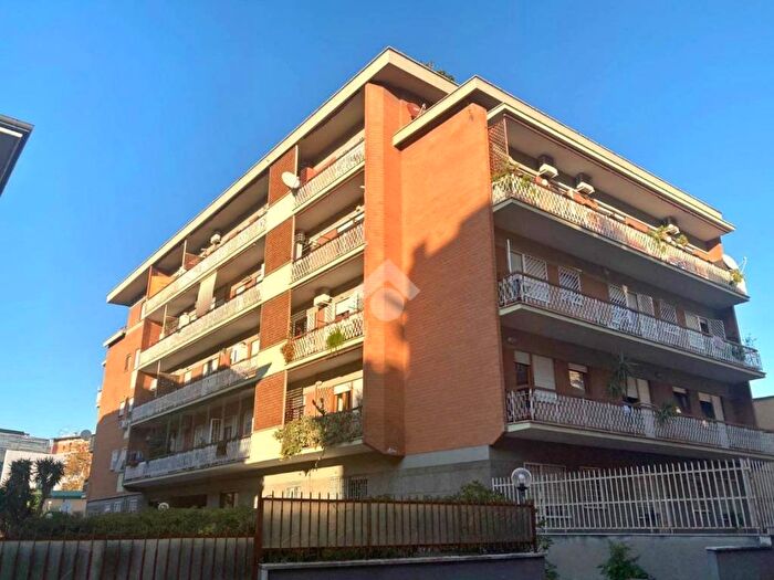 Appartamento bilocale in affitto in Via Gualdo Tadino, Furio Camillo, Roma