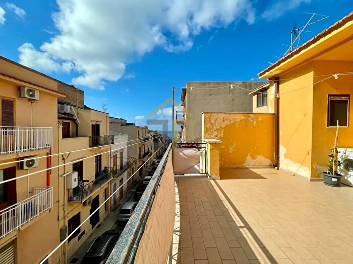 Casa con 6 locali in vendita in Via Generale Michele di Gaetano, Castellammare Del Golfo
