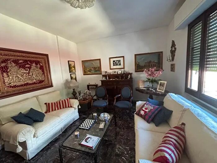 Appartamento con 5 locali in vendita in Via Bastione, Massa