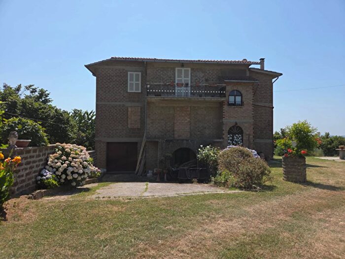 Casa con 13 locali in vendita in Via della Croce Fidele, Caprarola