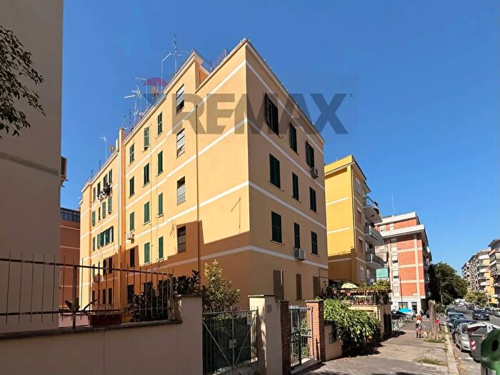 Appartamento trilocale in vendita in Roma