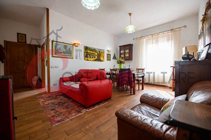 Casa con 5 locali in vendita in Via dei Montini Roccastrada, Roccastrada