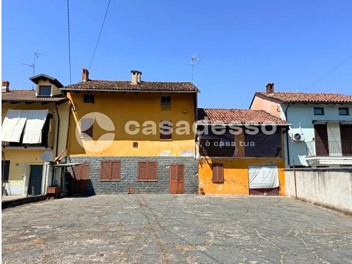 Casa con 8 locali in vendita in Vicolo Pietro Micca, Fontanetto Po