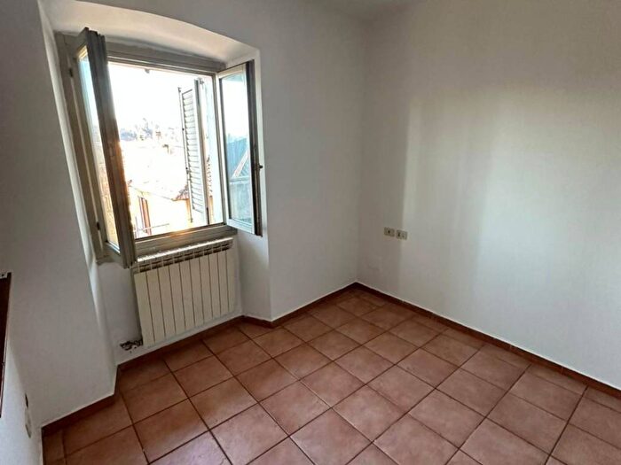 Appartamento bilocale in affitto in Via Novembre, Centro, Mariano Comense