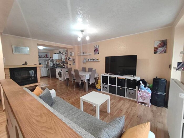 Casa con 6 locali in affitto in Via GA Ambrosetti, Sordevolo
