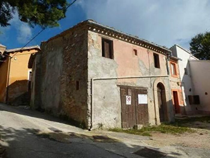 Casa quadrilocale in vendita in San Severino Marche