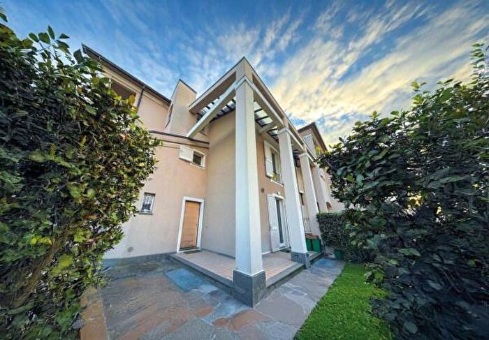 Casa con 6 locali in vendita in Via Giovan Mario Crescimbeni, Civitanova Marche