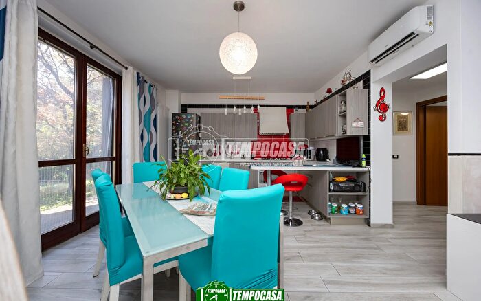 Casa quadrilocale in vendita in Viale Germania, Melzo