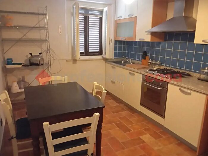 Appartamento quadrilocale in vendita in Via di Nozzano, Lucca