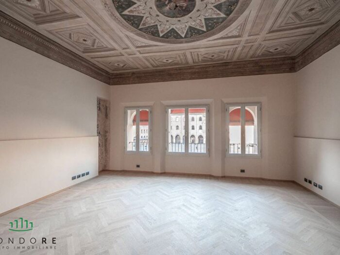 Appartamento con 5 locali in affitto in via Pescherie Vecchie, Centro Storico, Bologna