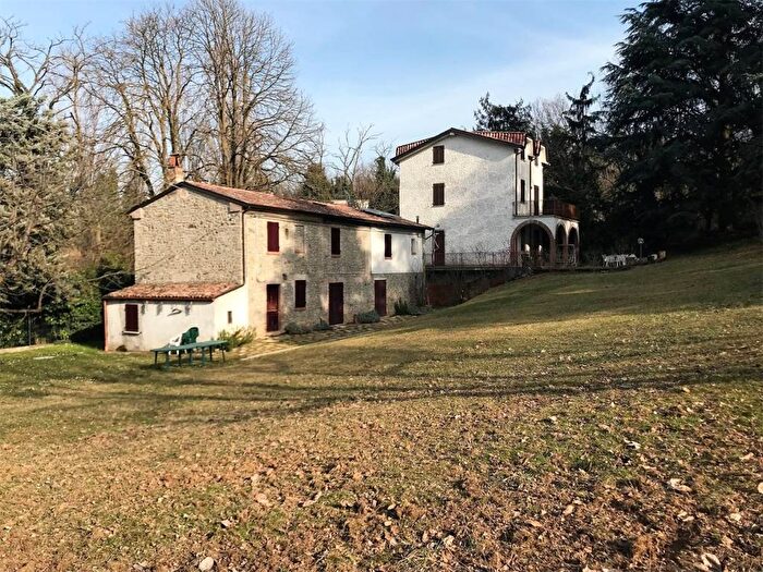 Casa con 6 locali in affitto in PIAZZA PAOLO, Centro, Rivergaro