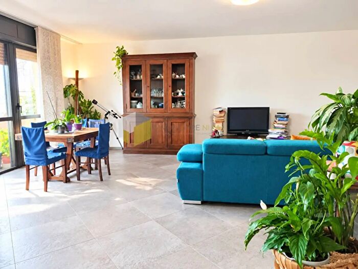 Appartamento con 6 locali in vendita in Lucania, Pisa