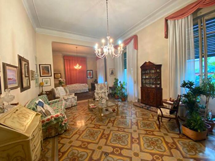 Casa con 6 locali in vendita in Via Borgo Giannotti, Lucca