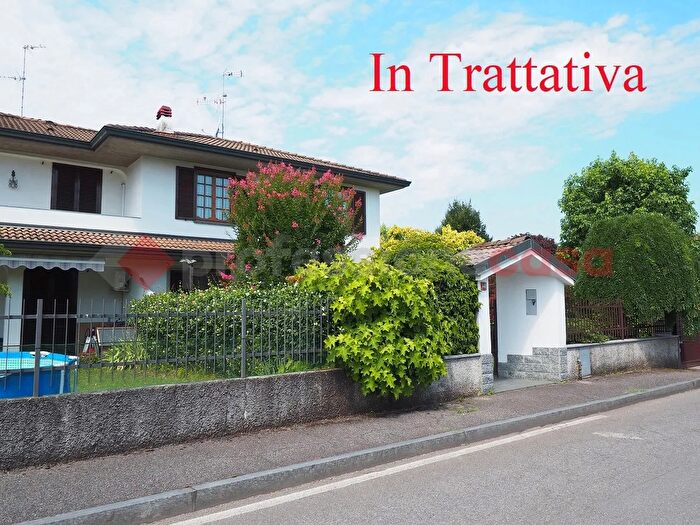 Appartamento con 5 locali in vendita in Via dei Pioppi, Inzago