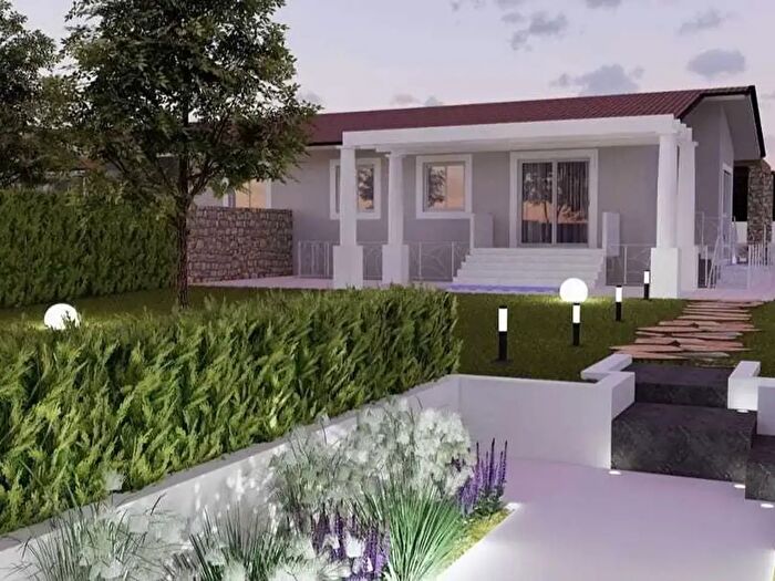 Casa con 9 locali in vendita in Via Terracina, San Felice Circeo