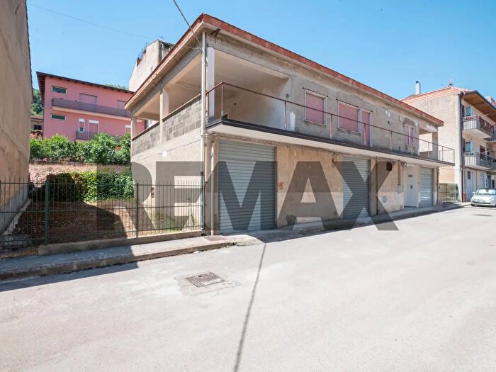 Casa con 5 locali in vendita in Via Alcide De Gasperi, San Michele Di Ganzaria