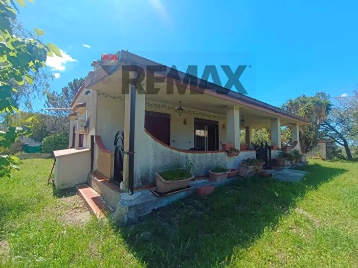 Casa con 5 locali in vendita in Ss, Favara