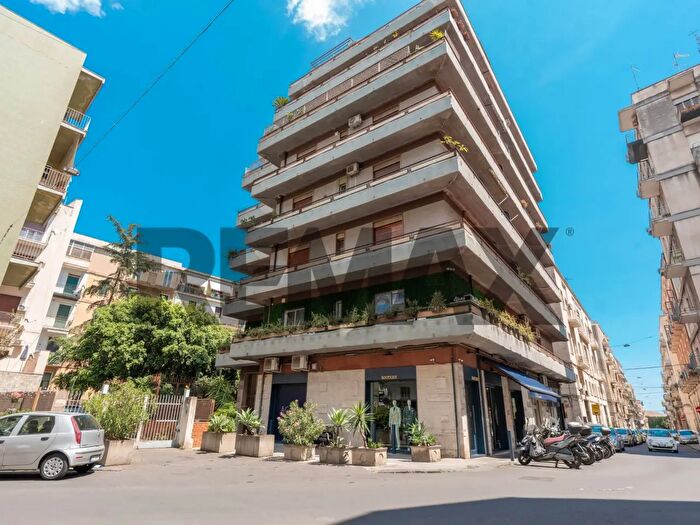 Appartamento quadrilocale in affitto in Via Vecchia Ognina, Catania