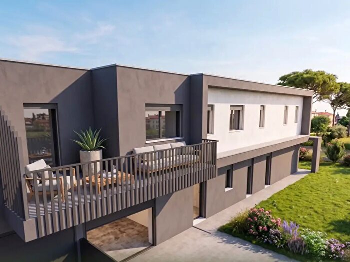 Appartamento quadrilocale in vendita in Via Capeleo, Stra